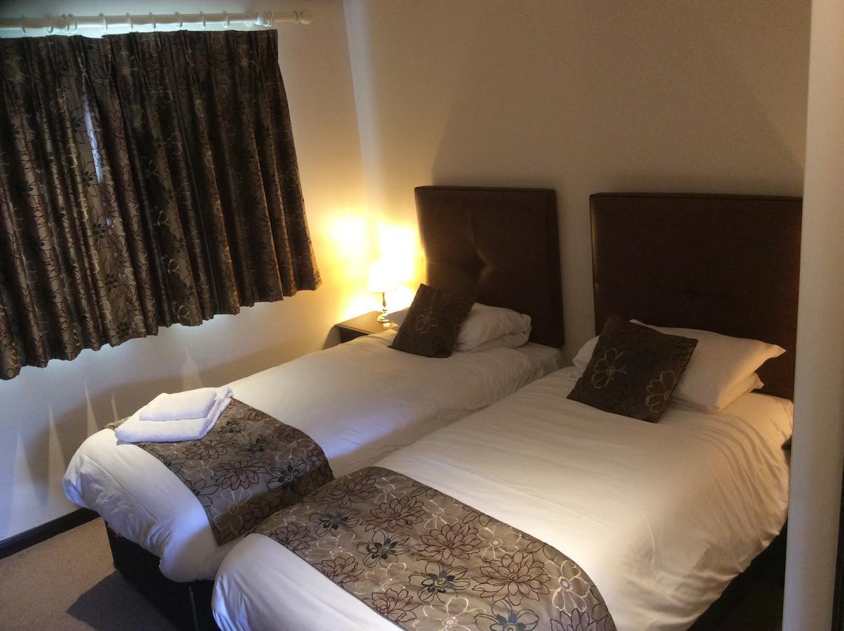 The Coach & Horses Inn Chislehampton Eksteriør billede